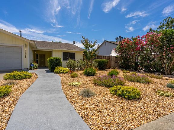 4th image of 2671 Betty Way