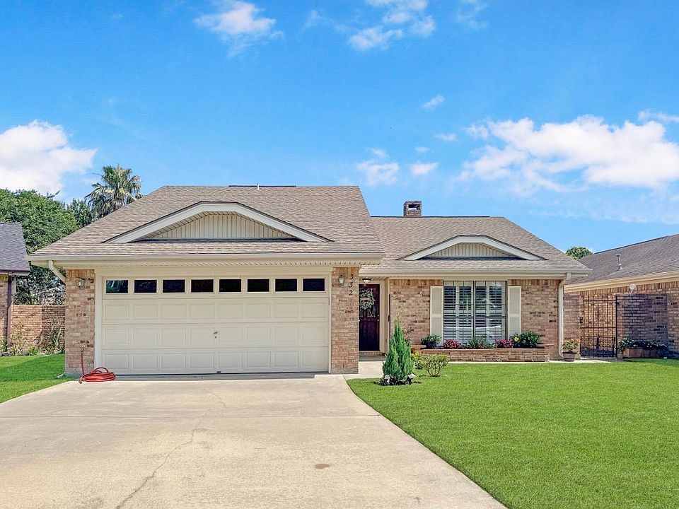 1st image of 332 Castle Dr