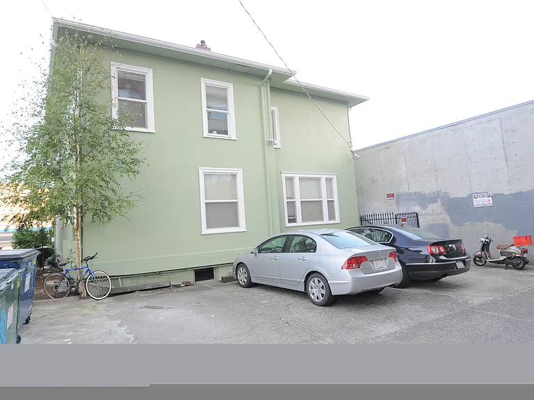 4707 Brooklyn Ave NE — Photo 17