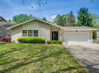 69 Swift Ln, Naperville, IL 60565