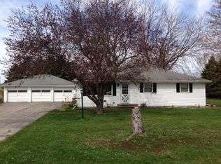 2335 N Olde Casaloma Dr, Appleton, WI 54913