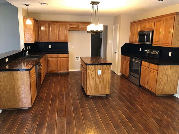 3rd image of 303 Howard Way Dr