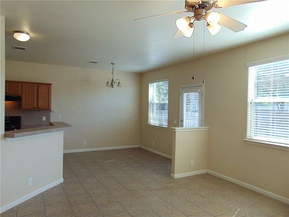 4th image of 2513 Allred Dr APT A