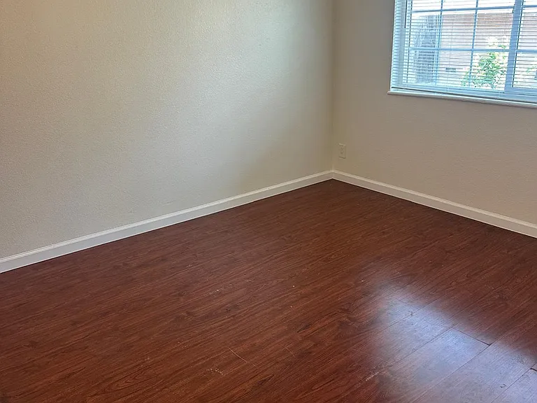 25538 Delmar Ave #10 — Photo 9