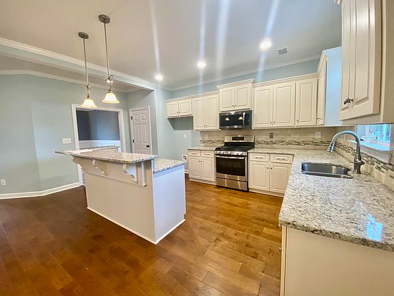 5th image of 1027 Spotswood Cir
