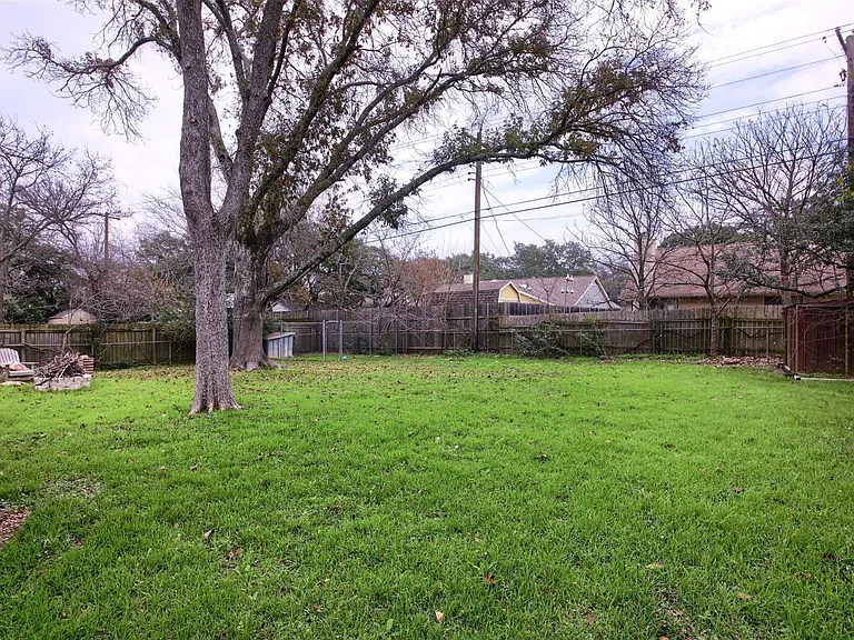 11813 Highland Oaks Trl — Photo 27