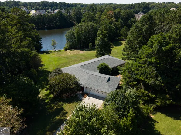 135 Knights Ct, Fayetteville, GA 30215