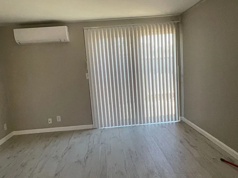 Churchill Village Apartments — Photo 76