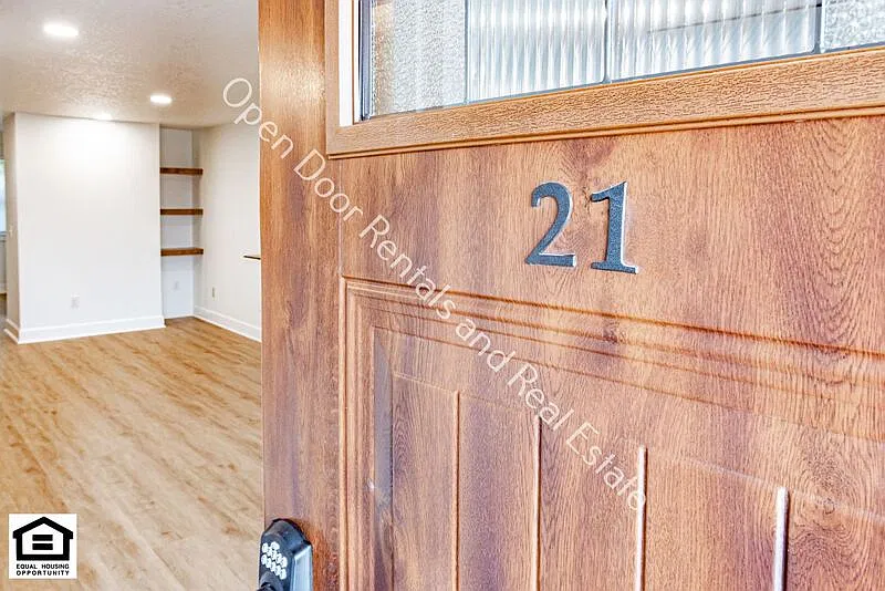 2 bed, 2.5 bath, 1500 sqft, $1,495 — Photo 2