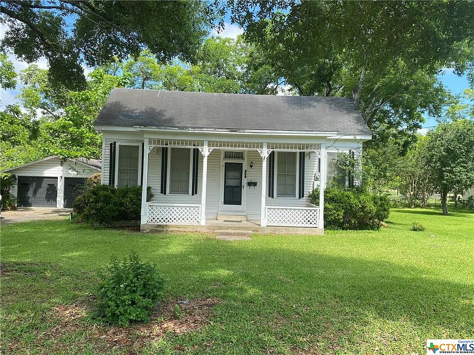 208 Villa St, Cuero, TX 77954 MLS 439930 Zillow