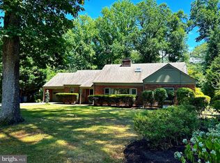 3035 Cedarwood Ln, Falls Church, VA 22042