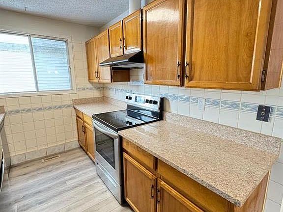 4th image of 6879 Rundlehorn Dr NE