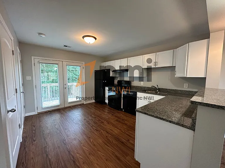 5831 Creekview Ct W #4 — Photo 4