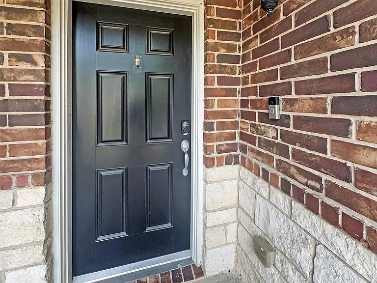 2822 Windy Thicket Ln — Photo 2