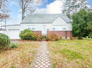 1713 Peninsula Blvd, Hewlett, NY 11557