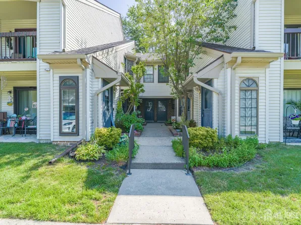 2311 Bayhead Dr, Parlin, NJ 08859