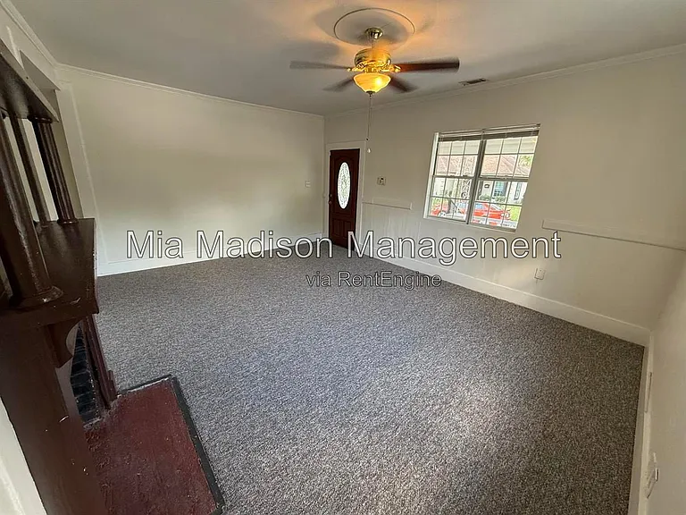 211 W 59th St #A — Photo 24