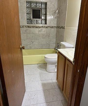 4th image of 1666 Harbor Ave APT 2W
