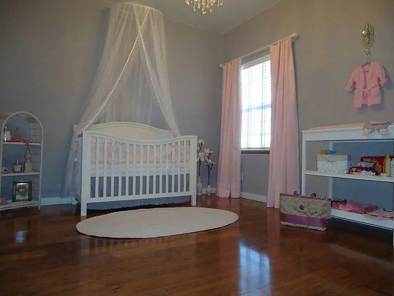 105 Brianna St — Photo 14
