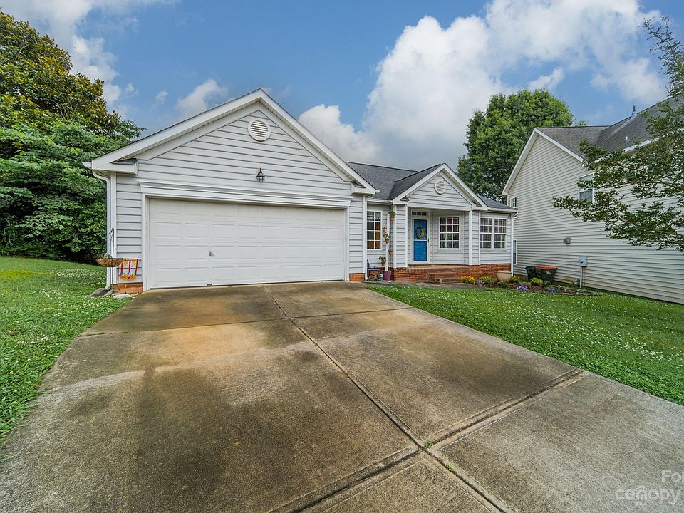 1st image of 206 Strawberry Knoll Dr
