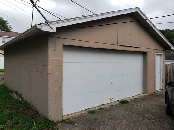 3rd image of 1219 23rd St
