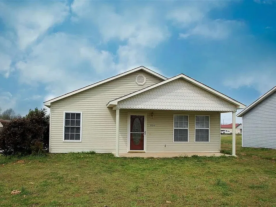 1104 Rector Rd