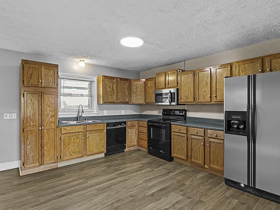 5th image of 408 N 3rd St