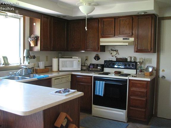 4th image of 960 Quail Dr