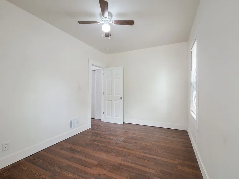 615 W Hollywood — Photo 19