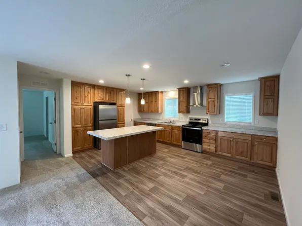 (undisclosed Address), Grants Pass, OR 97527