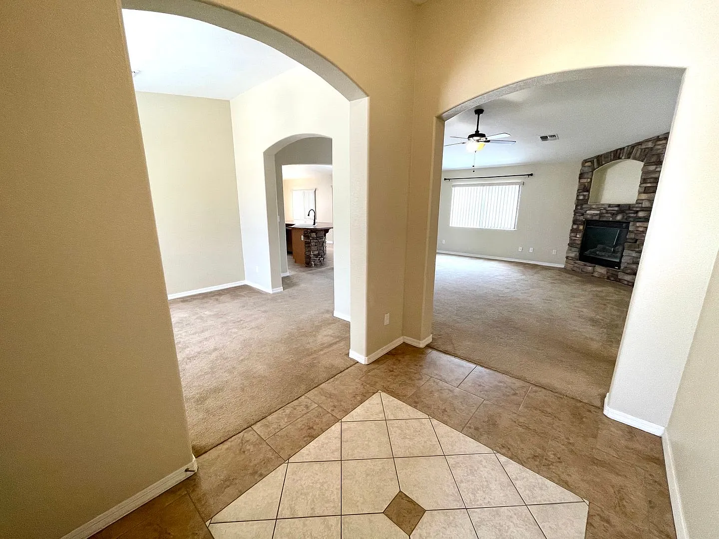 Beautiful 3 Bedroom Home In Cul de Sac! *Home Is Currently Occupied, Please Do Not Disturb The Te... — Photo 1