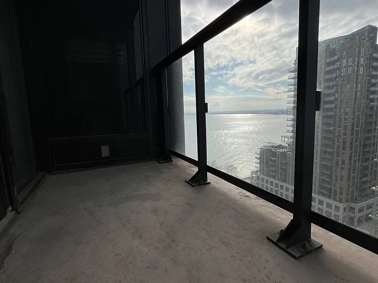 370 Martha St #1608 — Photo 37