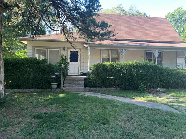 404 Emery St, Mulvane, KS 67110