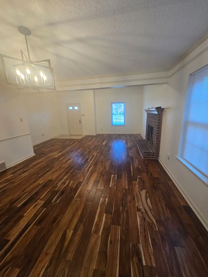 Spacious 3 bedroom 2 bath townhome for lease — Photo 3