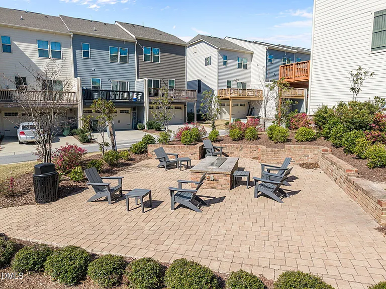 816 Channing Park Cir — Photo 38
