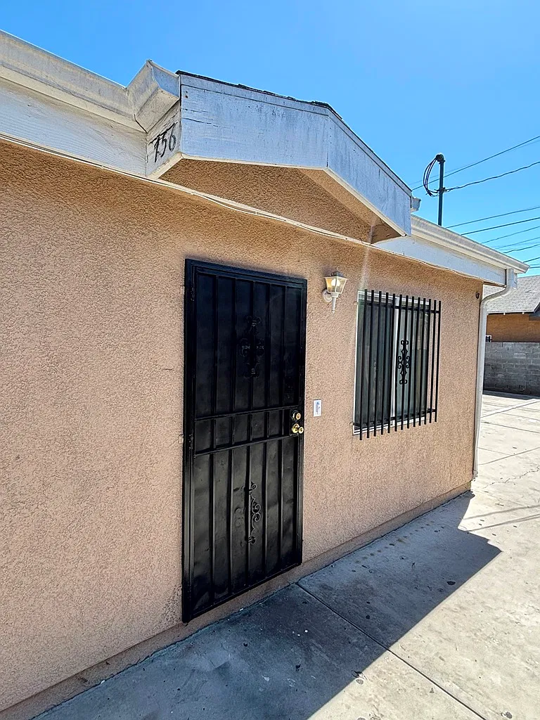 3 bed, 900 sqft, $3,650 — Photo 3