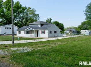 513 Bayview Dr, Spring Bay, IL 61611