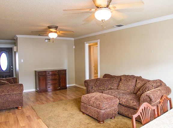 3rd image of 3604 E Everglade Ave
