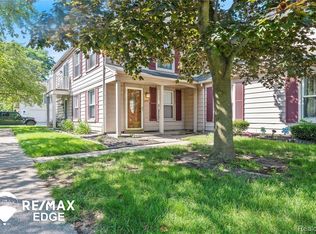 2873 Glenwood Ct, Lake Orion, MI 48360