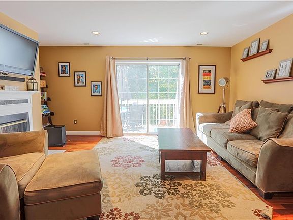 4th image of 5503 Applewood Cir #5503