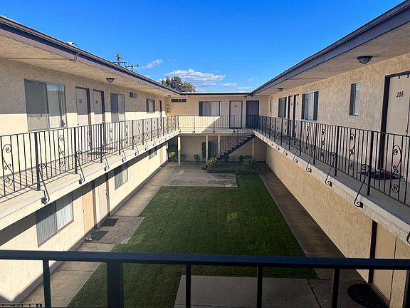 2nd image of 11926 Bellflower Blvd #206