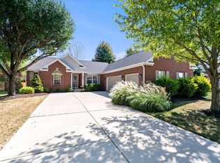 6555 Yorkshire Cir, Zionsville, IN 46077