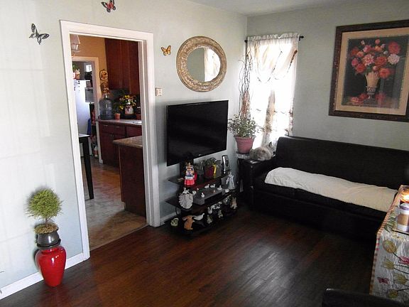 5th image of 228 E Julian St