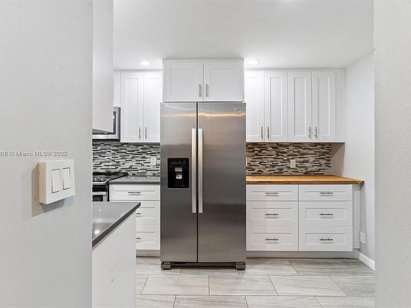 3rd image of 640 Tennis Club Dr APT 105