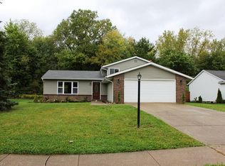 18046 Walnut Dr, Strongsville, OH