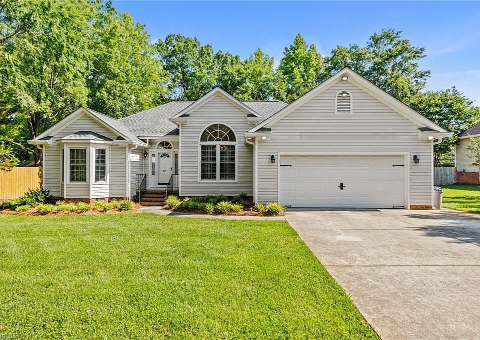 1st image of 507 Maclean Dr