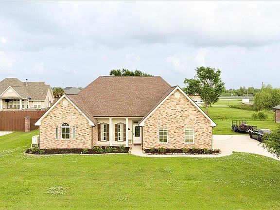 3rd image of 305 Lake Decade Ct