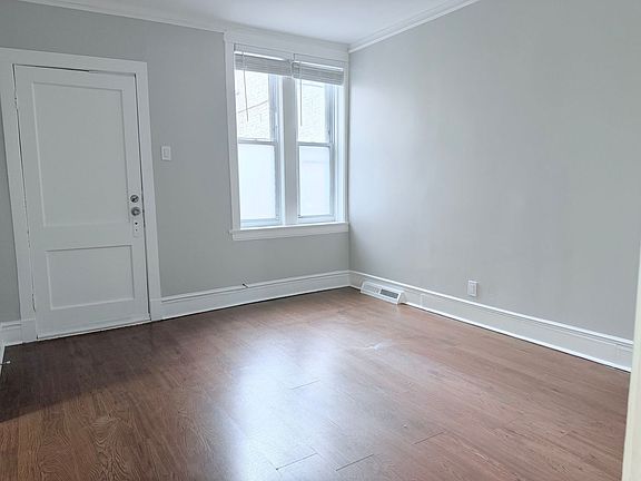 4th image of 3712-14 W Belmont Ave #1R