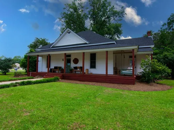 322 Fort Ln, Hamilton, GA 31811