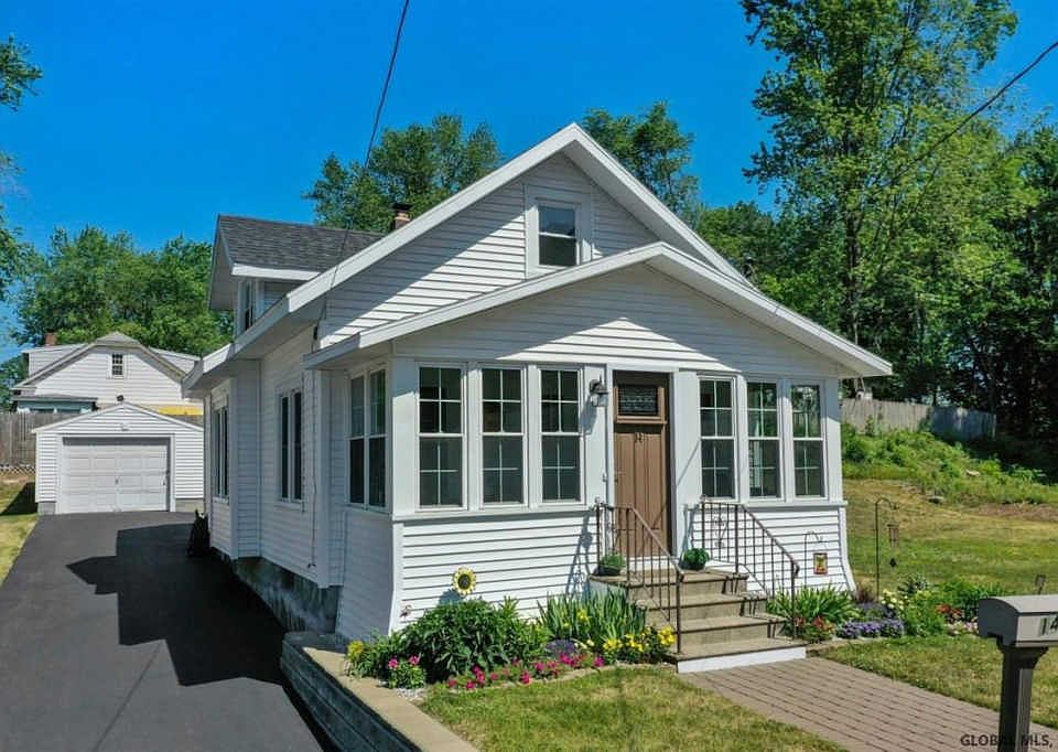 1st image of 14 Birch Ave